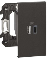 Розетка зарядное устройство USB 2 разъёма тип - A/тип - C 3000мА 2 модуля. Цвет Чёрный. Bticino серия Living Now. K4702+K4287C2+KG12C