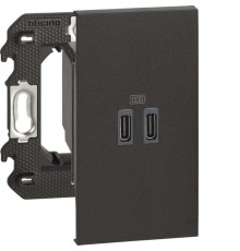 Розетка зарядное устройство USB 2 разъёма тип - C/тип - C 3000мА 2 модуля. Цвет Чёрный. Bticino серия Living Now. K4702+K4286C2+KG12C